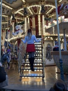 Place du Cheteau author on the carousel