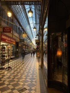 Passage Jouffroy inside