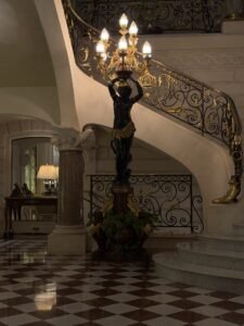 Shangri-La Paris Lobby